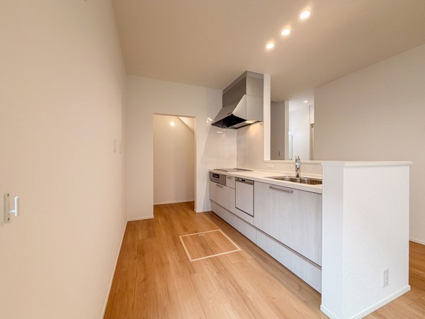 松江市法吉町、新築一戸建てのキッチン画像です