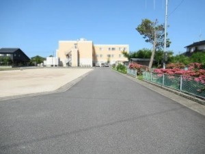 境港市中野町、新築一戸建ての前面道路を含む現地写真画像です