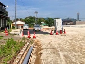 松江市西川津町、土地の前面道路を含む現地写真画像です