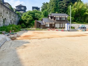 松江市西川津町、土地の前面道路を含む現地写真画像です