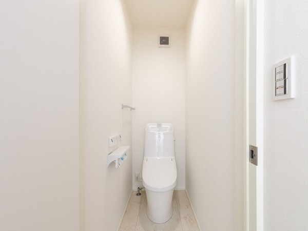 鳥取市浜坂、新築一戸建てのトイレ画像です