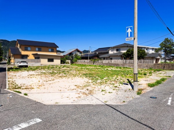 境港市上道町、土地の前面道路を含む現地写真画像です