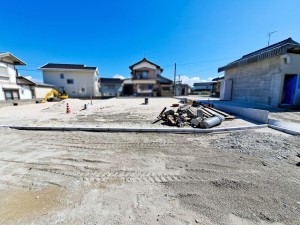 米子市旗ヶ崎、土地の前面道路を含む現地写真画像です