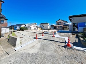 米子市旗ヶ崎、土地の前面道路を含む現地写真画像です