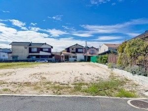 米子市旗ヶ崎、土地の前面道路を含む現地写真画像です