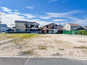 米子市旗ヶ崎、土地の前面道路を含む現地写真画像です