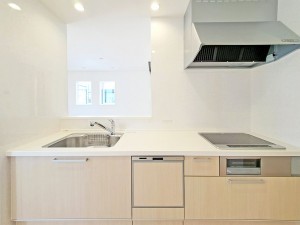 鳥取市南吉方、新築一戸建てのキッチン画像です