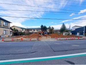 松江市東出雲町揖屋、土地の前面道路を含む現地写真画像です