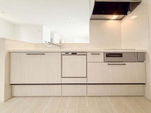 松江市東忌部町、新築一戸建てのキッチン画像です
