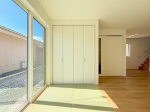 松江市玉湯町玉造、新築一戸建ての居間画像です