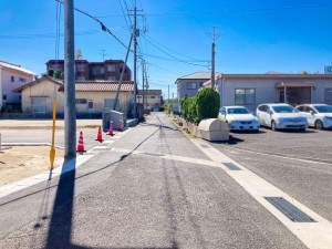 出雲市小山町、土地の前面道路を含む現地写真画像です