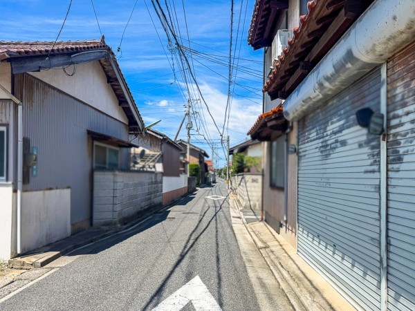 米子市上福原、土地の前面道路を含む現地写真画像です