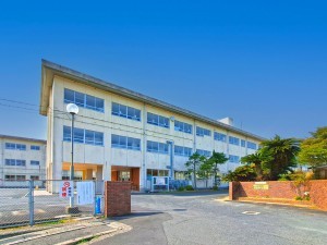 松江市法吉町、新築一戸建ての小学校画像です