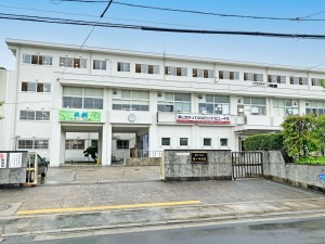 松江市法吉町、新築一戸建ての中学校画像です