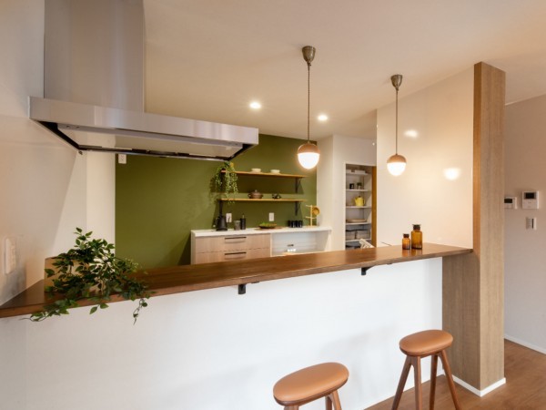 倉吉市、新築一戸建ての居間画像です