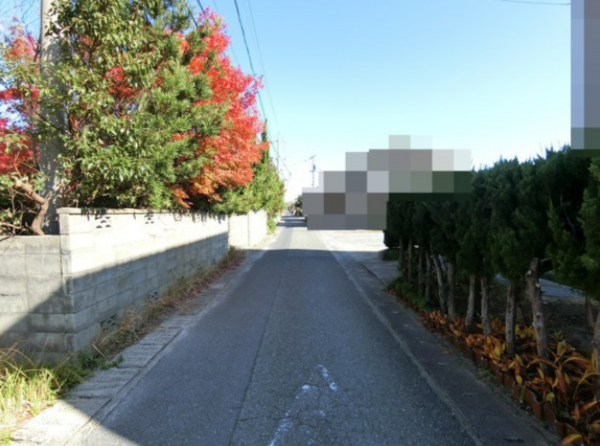 米子市大篠津町、土地の前面道路を含む現地写真画像です