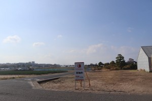 米子市二本木、土地の前面道路を含む現地写真画像です