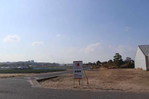 米子市二本木、土地の前面道路を含む現地写真画像です