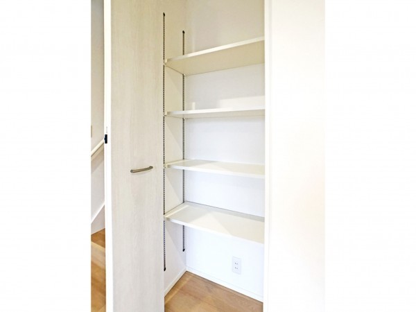 境港市上道町、新築一戸建ての収納画像です