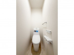 米子市東福原、新築一戸建てのトイレ画像です