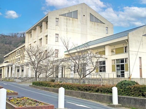 鳥取市浜坂、新築一戸建ての中学校画像です