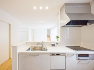 倉吉市、新築一戸建てのキッチン画像です