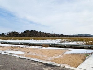 倉吉市、土地の前面道路を含む現地写真画像です