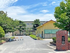 米子市、土地の小学校画像です