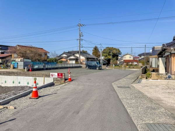 米子市、土地の前面道路を含む現地写真画像です