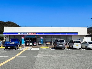 鳥取市岩倉、新築一戸建てのコンビニ画像です