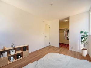 松江市東出雲町揖屋、新築一戸建ての居間画像です