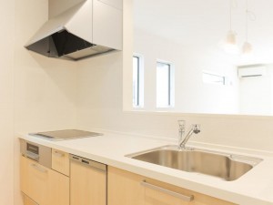 松江市東出雲町揖屋、新築一戸建てのキッチン画像です