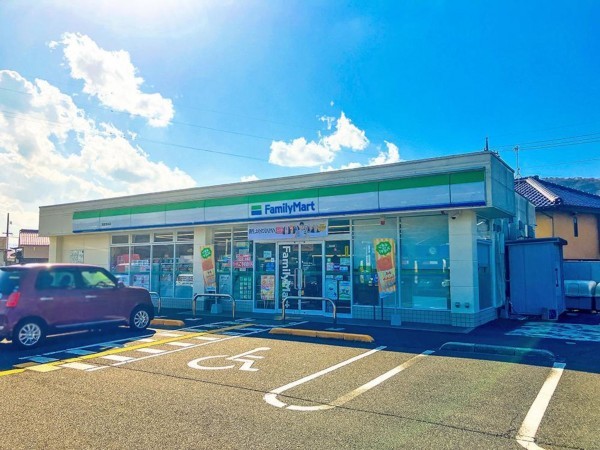 八頭郡八頭町、新築一戸建てのコンビニ画像です