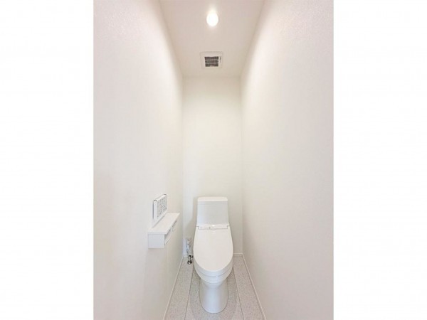 八頭郡八頭町、新築一戸建てのトイレ画像です