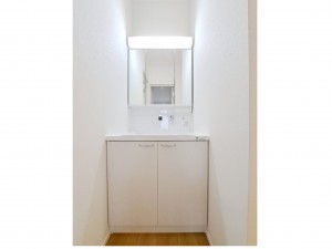 出雲市小山町、新築一戸建ての洗面画像です