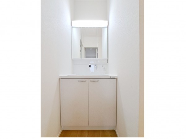 出雲市小山町、新築一戸建ての洗面画像です