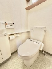 出雲市西新町、マンションのトイレ画像です