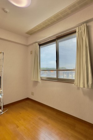 出雲市西新町、マンションの居間画像です