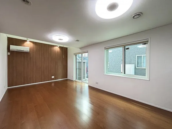 米子市西福原、中古一戸建ての居間画像です