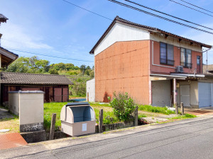 出雲市斐川町直江、土地の前面道路を含む現地写真画像です