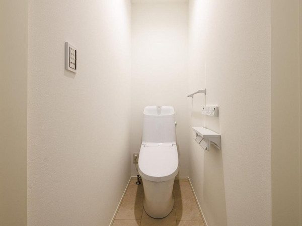 米子市両三柳、新築一戸建てのトイレ画像です