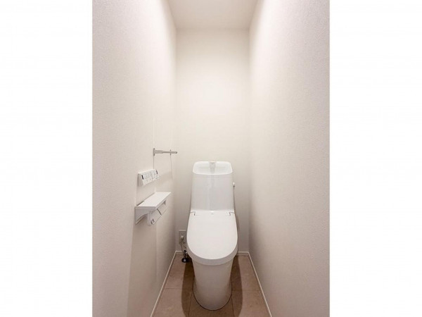 松江市東津田町、新築一戸建てのトイレ画像です