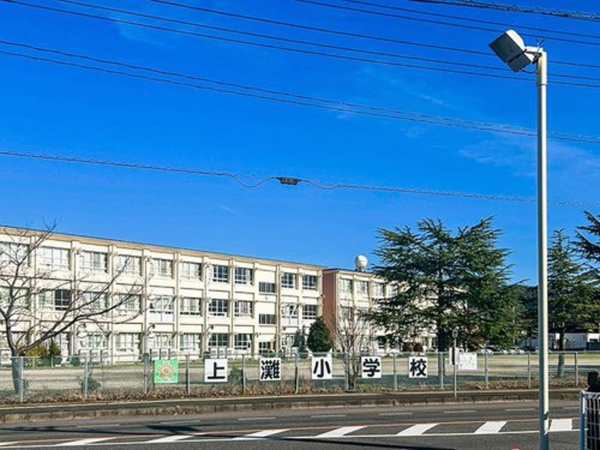 倉吉市、新築一戸建ての小学校画像です