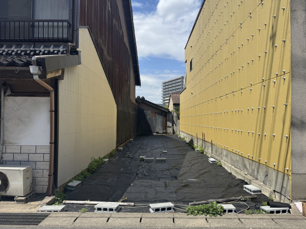 米子市立町、土地の前面道路を含む現地写真画像です