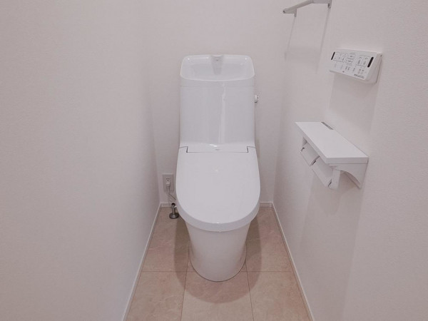 鳥取市相生町、新築一戸建てのトイレ画像です