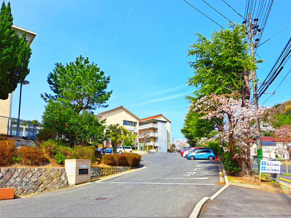 松江市淞北台、新築一戸建ての中学校画像です