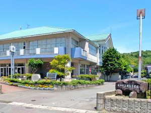 松江市矢田町、土地の中学校画像です
