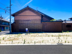 出雲市大津町、土地の前面道路を含む現地写真画像です