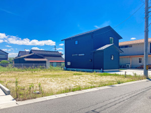 出雲市東福町、土地の前面道路を含む現地写真画像です