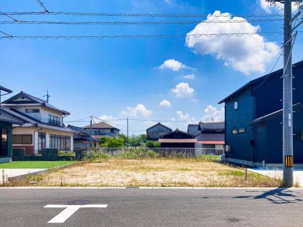 出雲市東福町、土地の前面道路を含む現地写真画像です